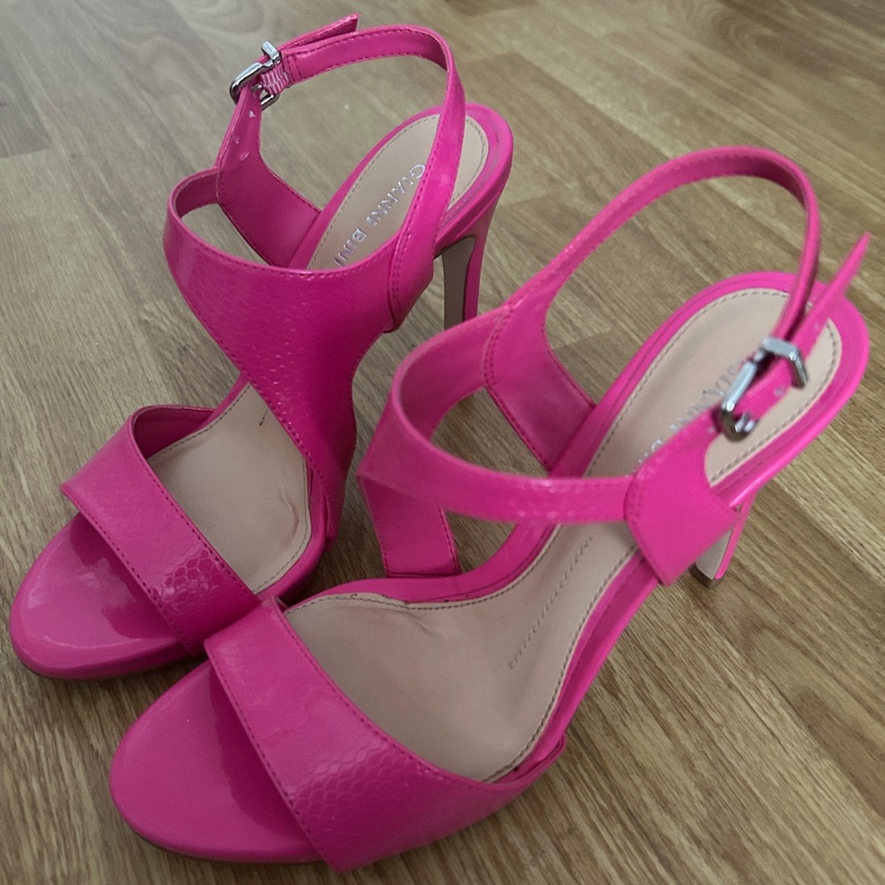 Gianni Bini Fuchsia Strappy Sandals